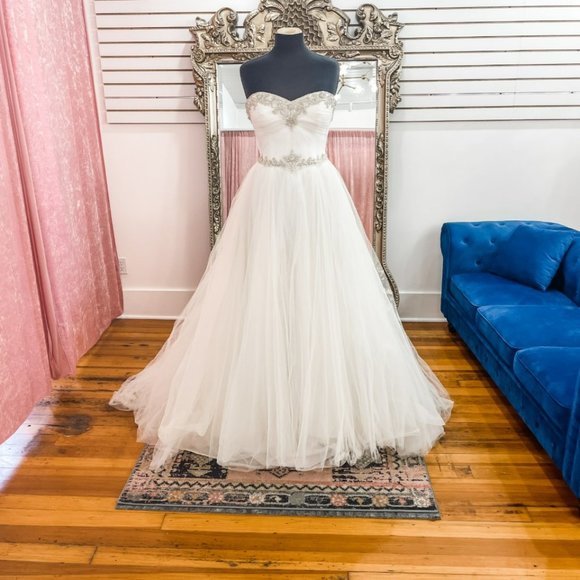 Casablanca Wedding Dress Ball Gown, Tulle Off White Silvertone-Size 8 - Picture 1 of 15